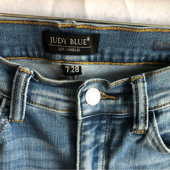 Judy Blue Denim Med Wash, Split Hem Mid-Rise, Jeans, Size 7/28 - Picture 2 of 6